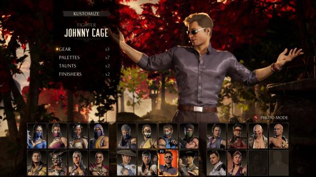Hovering Johnny Cage as in the Kustomize menu to adjust his equipment in Mortal Kombat 1.